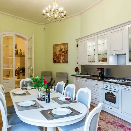 Luxury Living In Historical Apartment Bucharest